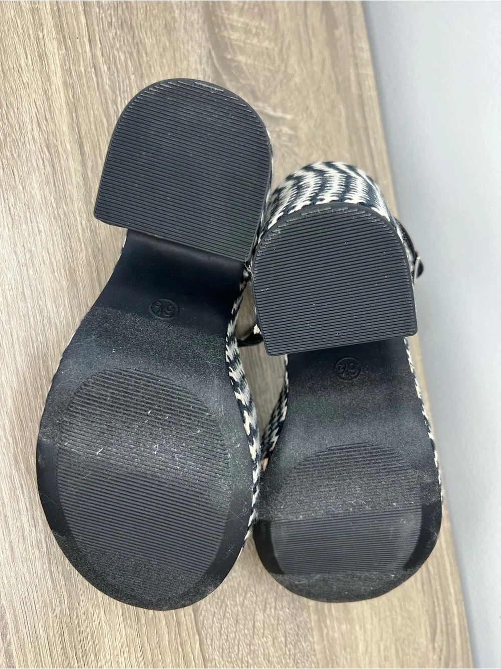 Black & White Woven Platform Block Heel Sandals Size 6.5 Ankle Strap Chevron